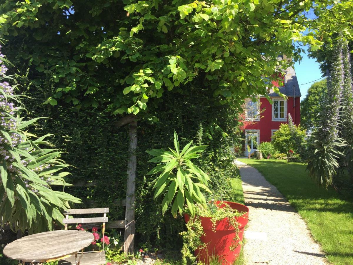 L'Ermitage Bed and Breakfast Saint-Vaast-la-Hougue Exteriör bild