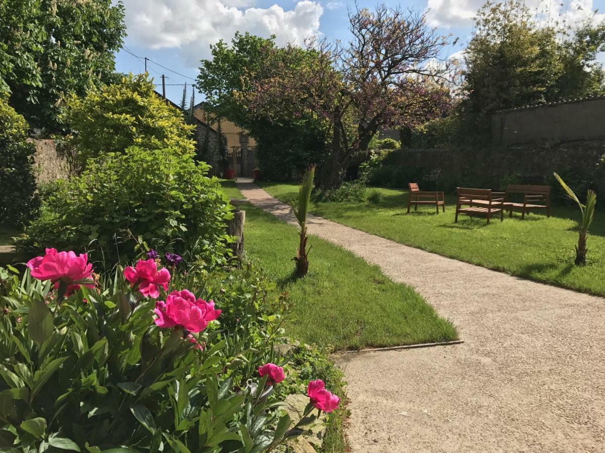 L'Ermitage Bed and Breakfast Saint-Vaast-la-Hougue Exteriör bild